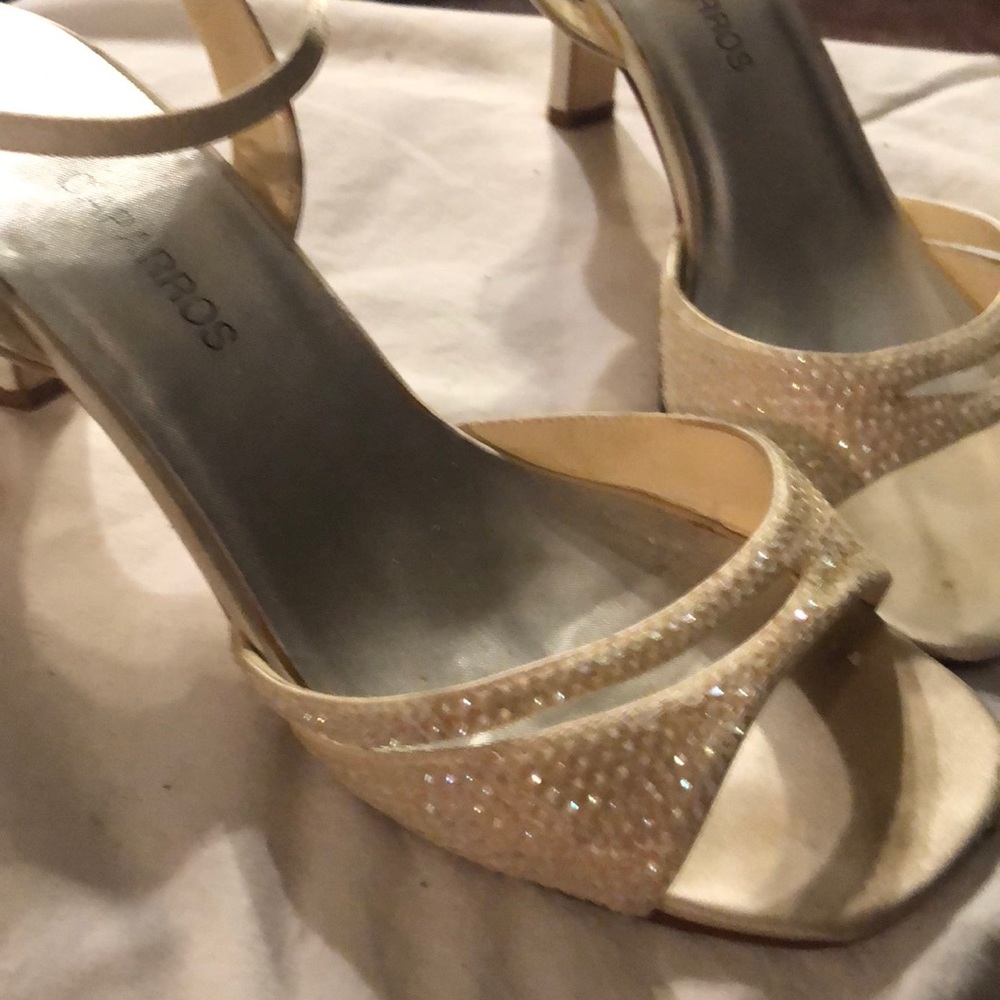 Shoe